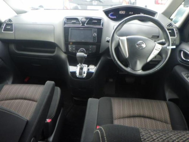NISSAN SERENA 2014