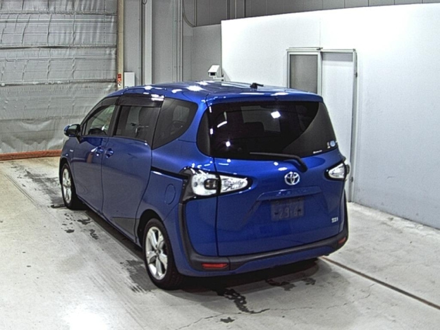 TOYOTA SIENTA 2015