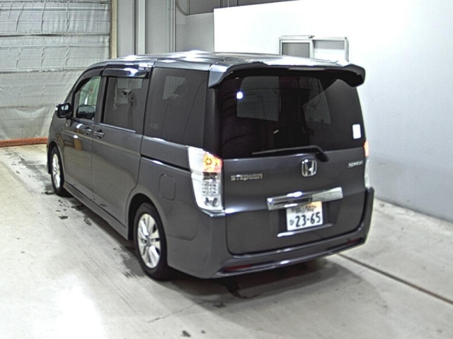 HONDA STEP WAGON 2010