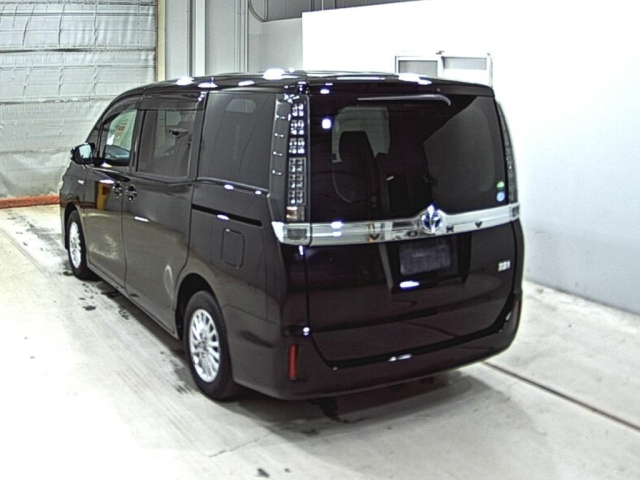 TOYOTA VOXY 2016