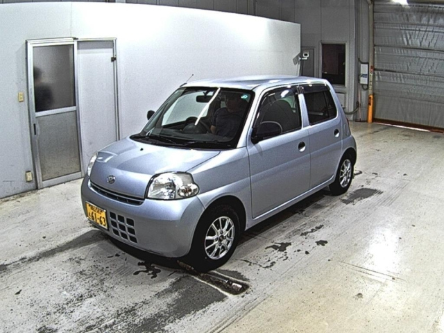 DAIHATSU ESSE 2011