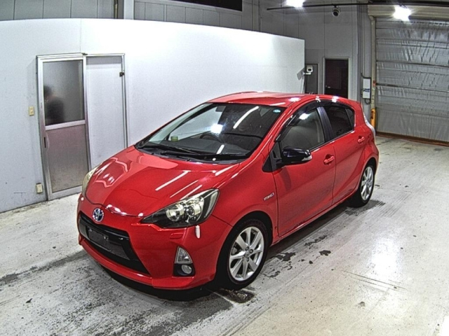 TOYOTA AQUA 2013