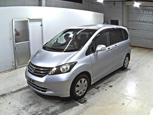 HONDA FREED 2011
