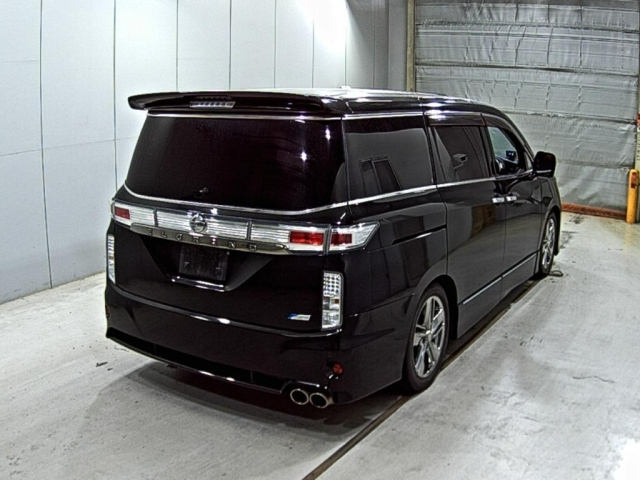 NISSAN ELGRAND 2010