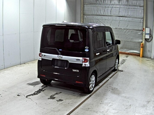 DAIHATSU TANTO 2010