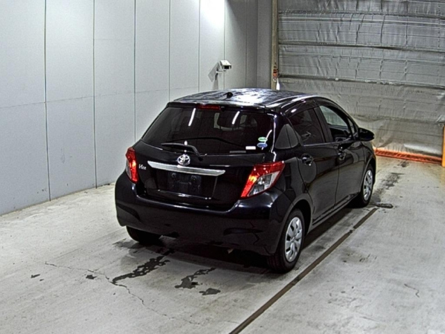 TOYOTA VITZ 2014