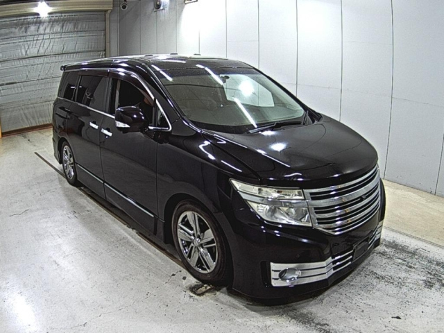 NISSAN ELGRAND 2010