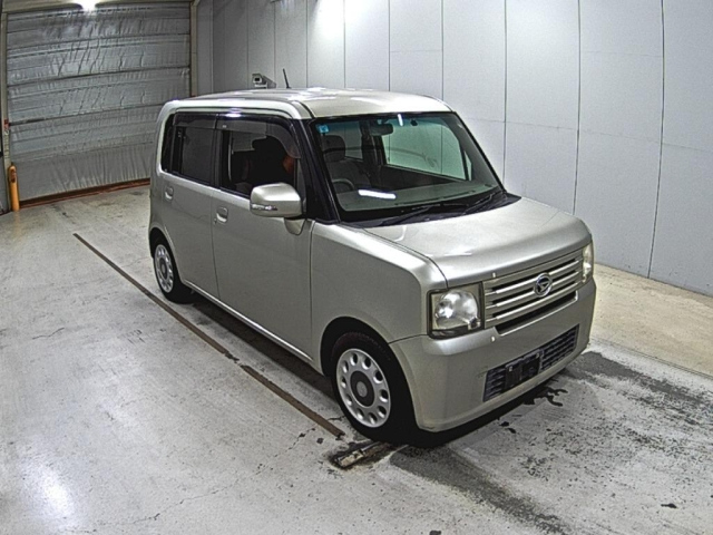 DAIHATSU MOVE CONTE 2011