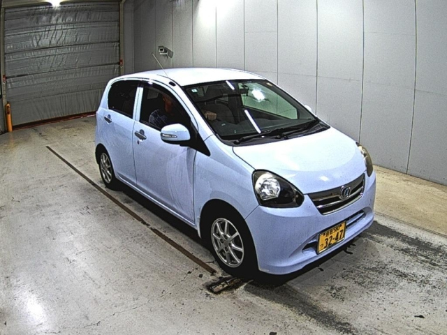 DAIHATSU MIRA E S 2012