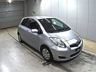 TOYOTA VITZ 2010