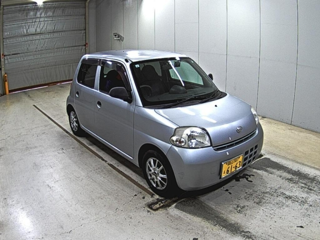 DAIHATSU ESSE 2011