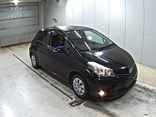 TOYOTA VITZ 2014