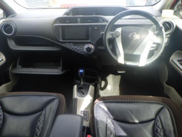 TOYOTA AQUA 2013