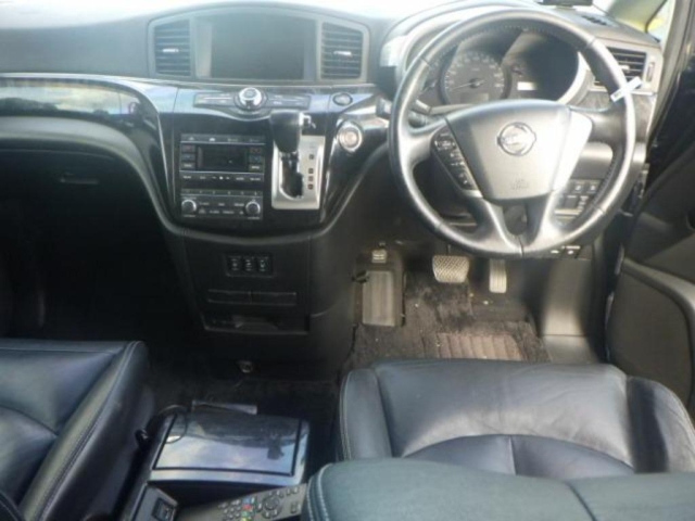 NISSAN ELGRAND 2010