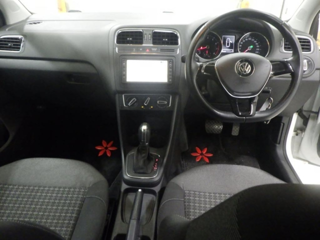 VOLKSWAGEN POLO 2014