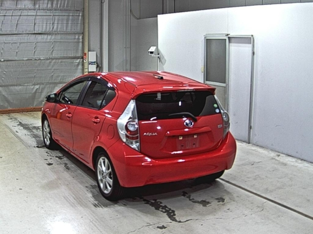 TOYOTA AQUA 2013