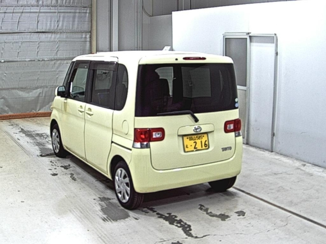 DAIHATSU TANTO 2011