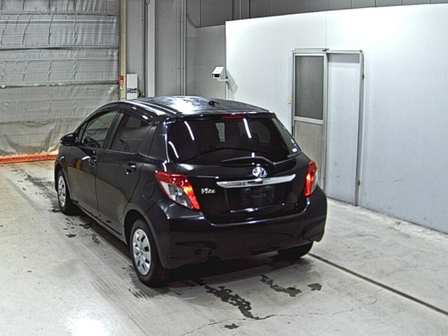 TOYOTA VITZ 2014