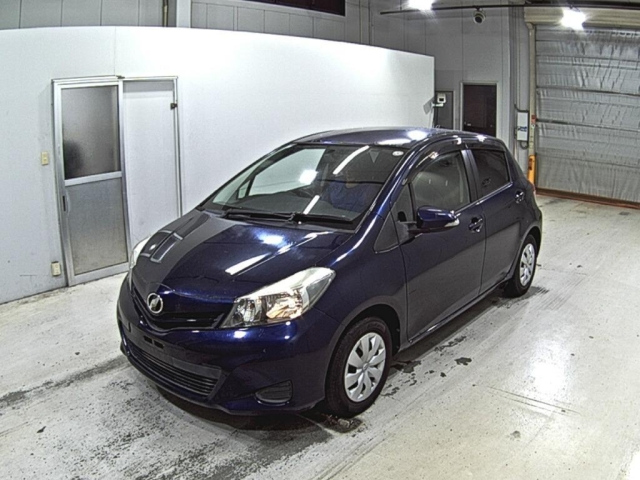 TOYOTA VITZ 2013