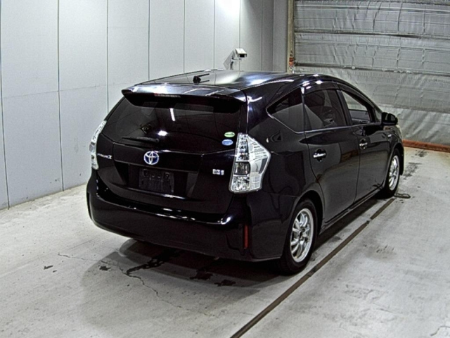 TOYOTA PRIUS ALPHA 2014