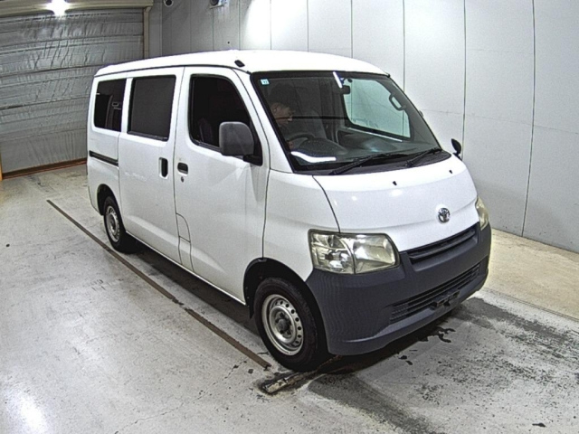 TOYOTA TOWN ACE VAN 2010