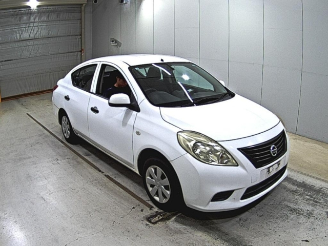 NISSAN LATIO 2013