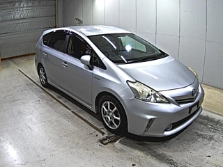 TOYOTA PRIUS ALPHA 2012