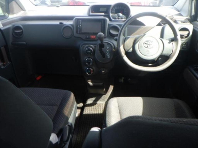 TOYOTA SPADE 2013