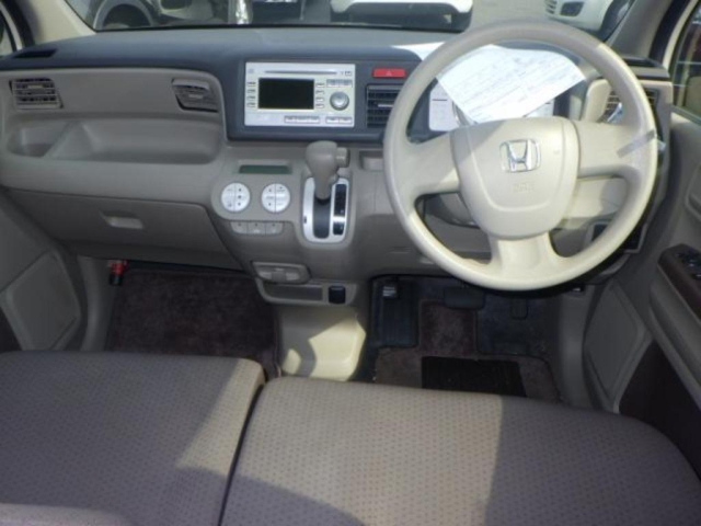 HONDA LIFE 2010