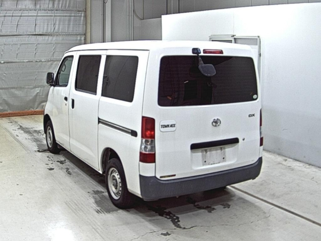 TOYOTA TOWN ACE VAN 2010