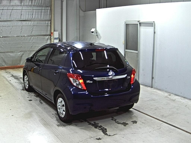 TOYOTA VITZ 2013