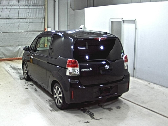 TOYOTA SPADE 2013