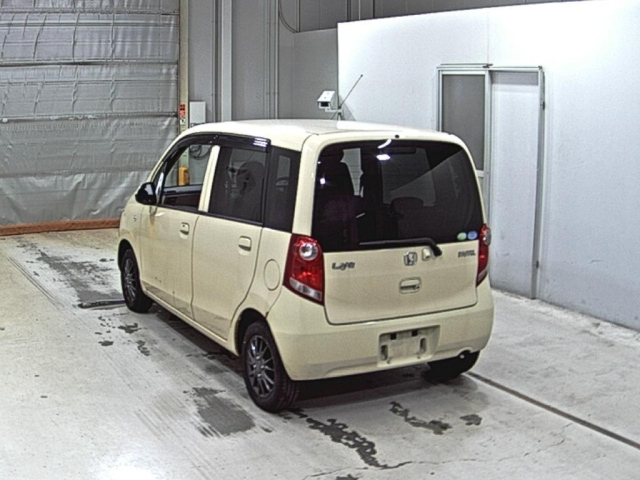 HONDA LIFE 2010
