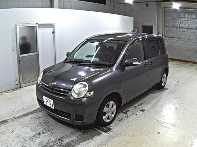 TOYOTA SIENTA 2009