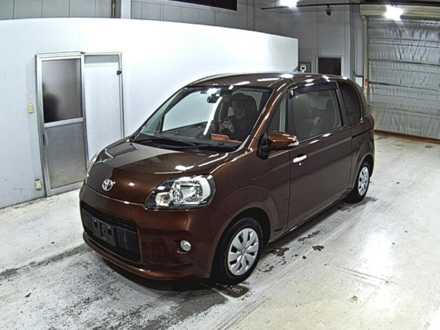 TOYOTA SPADE 2013