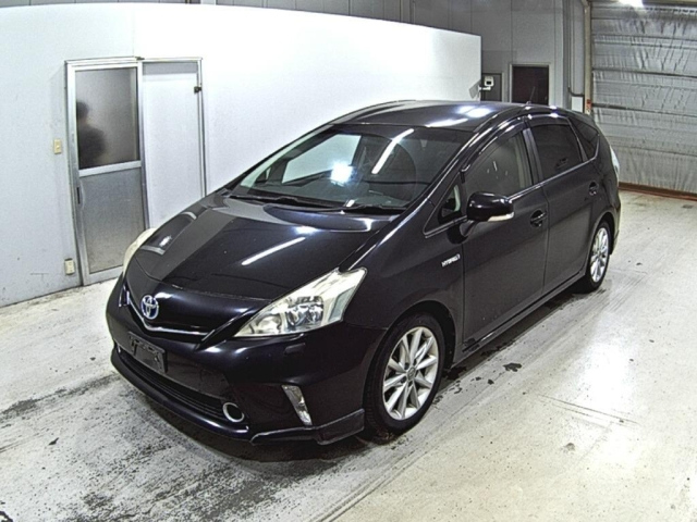 TOYOTA PRIUS ALPHA 2012