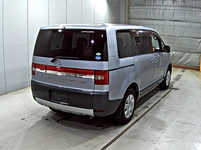 MITSUBISHI DELICA D5 2011