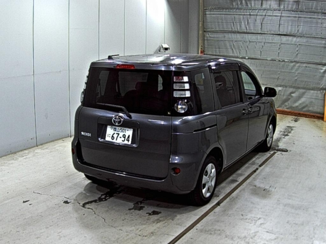 TOYOTA SIENTA 2009