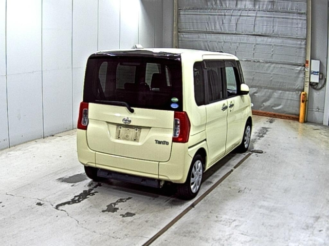 DAIHATSU TANTO 2016