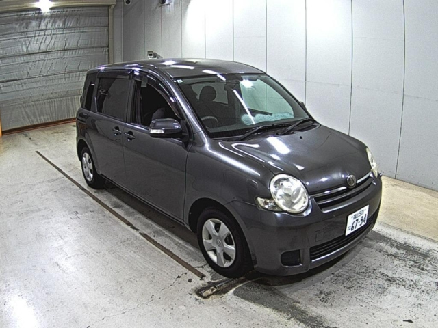 TOYOTA SIENTA 2009