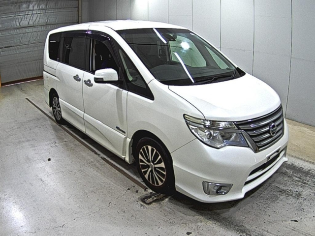 NISSAN SERENA 2015