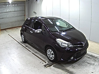 TOYOTA VITZ 2015