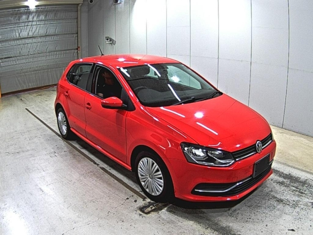 VOLKSWAGEN POLO 2015