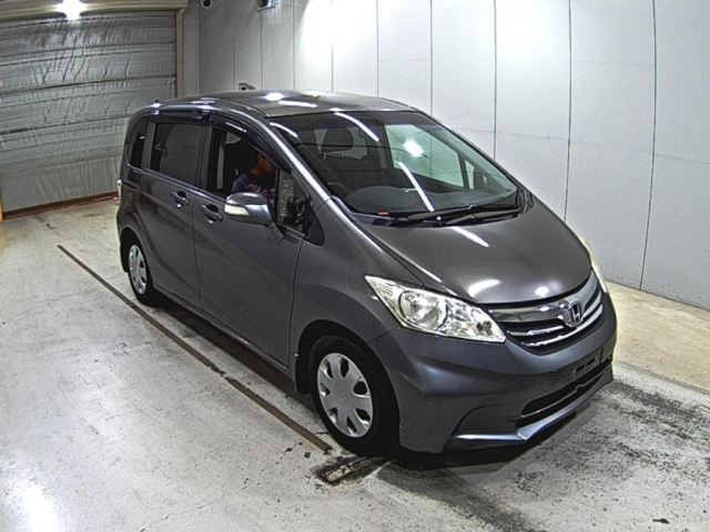 HONDA FREED 2012