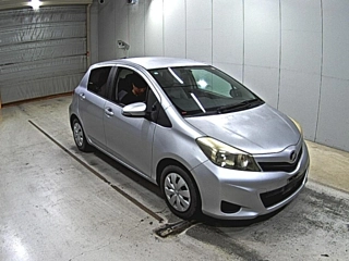 TOYOTA VITZ 2011