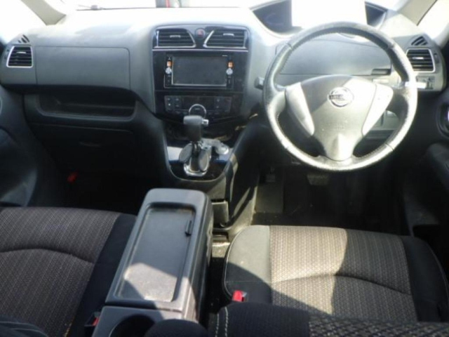NISSAN SERENA 2015