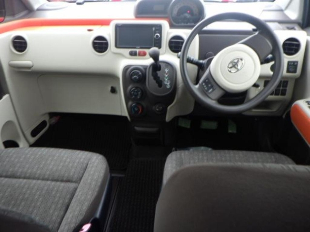 TOYOTA SPADE 2013