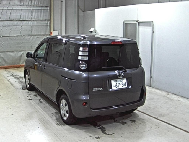 TOYOTA SIENTA 2009