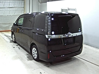 TOYOTA VOXY 2014