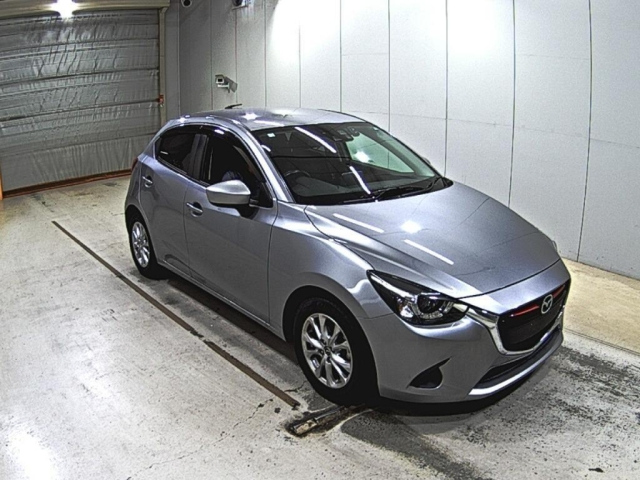 MAZDA DEMIO 2016